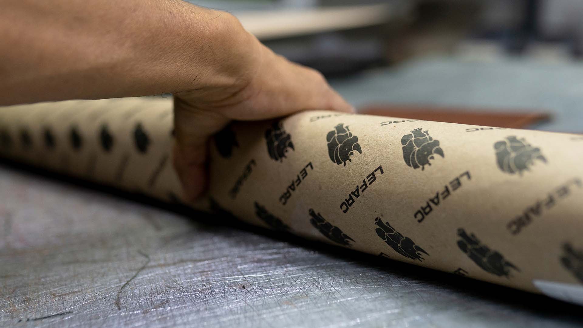 Piel de res, Piel de vaca, cuero de vaca, piel vegetal, piel automotriz, piel para botas, piel para calzado, piel fina, piel curtida, piel crazy leather, leather good, leather for cars, leather for upholstery, leather online, piel en linea, Lefarc, Lefarcshop
